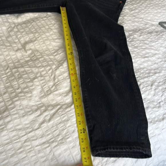 Euc Levi’s wedgie dark denim - Picture 9 of 9